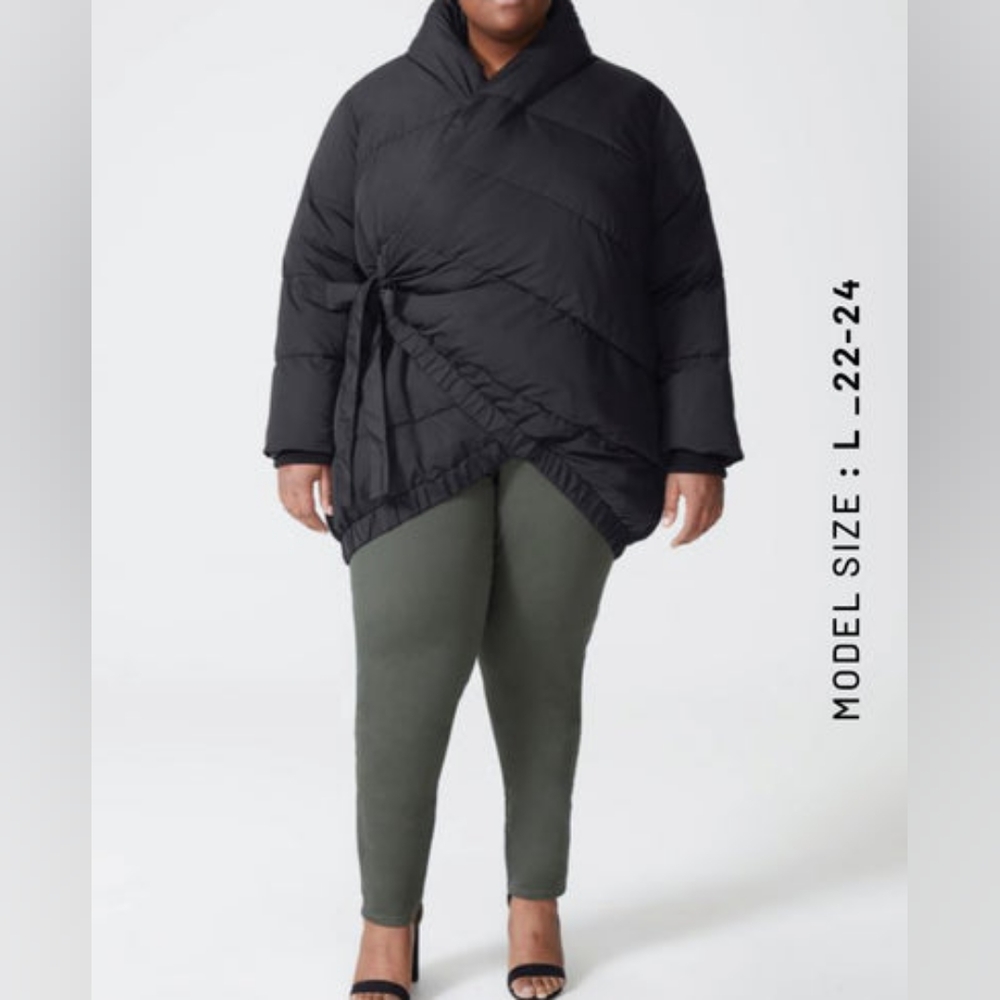Universal Standard Kanda Puffer Coat size Large 22-24 matte black ORIGINAL STYLE